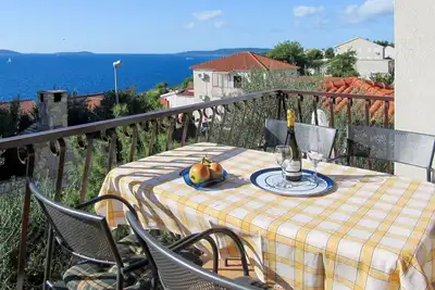 Joli appartement pour 5 personnes avec Wifi, climatisation, Tv, terrasse et parking