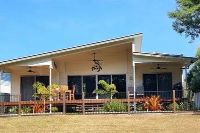 Image de Kingfisher House - Sur la plage - Toogoom, Qld
