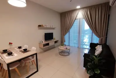 Image de Condominium 1 chambre, 1 à 6 personnes, 1 salle de bain, salon et coin cuisine.