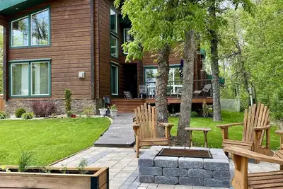 Image de Luxury cottage living along Netley Creek in Petersfield, Mb