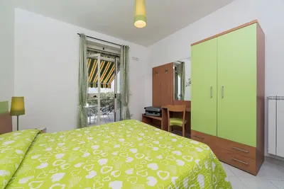 Image de Jasmin avec salle de bains privative - visites de la ville et randonnées sur la côte amalfitaine