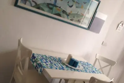 Image de Une petite maison au centre