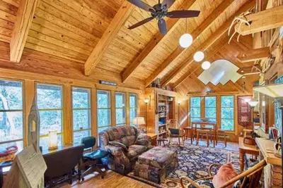 Image de Lodge à Woods, au large de la I-20, à l'est de Dallas près de Canton, Tyler & Edom