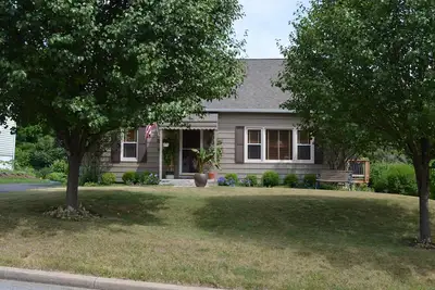Image de Bellecot-Sleeps 10, 13 mins to Penn State