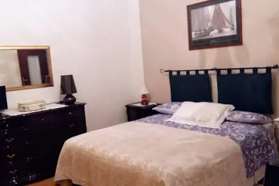 Image de Appartement de deux pièces dans la villa principale à 5 min de la mer