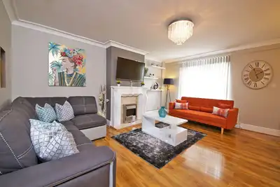 Image de ★ Maison moderne et élégante de 3 chambres ★ + Jardin et parking