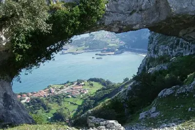 Image de Villa La Perla de Sonabia-Cantabria, à côté de la plage et de la montagne, magnifique.