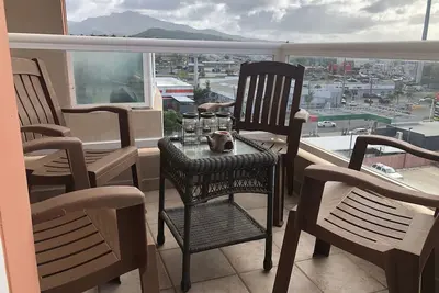 Image de Éloignez-vous de l'une des plus belles plages de l'île pour surfer et vous détendre, La Pared.