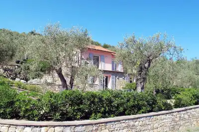 Bel appartement pour 3 personnes avec Wifi, Tv, terrasse et parking