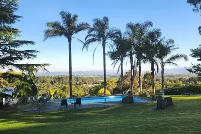 Image de Yarra Valley Views est une maison rénovée des années 1970 à Lilydale