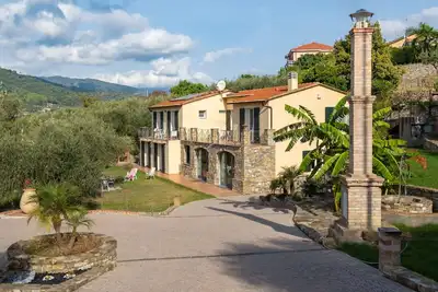 Image de Joli appartement dans une maison de vacances avec Wifi, Tv, patio, vue panoramique, parking