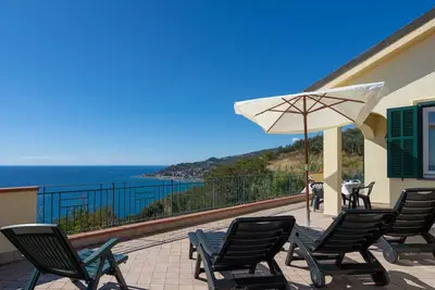 Confortable appartement pour 4 personnes avec Wifi, Tv, terrasse et parking