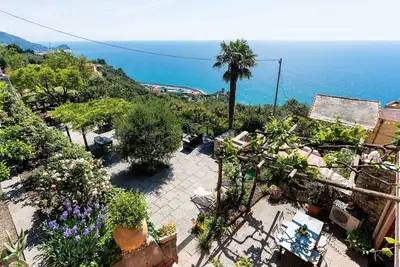 Image de Bel appartement pour 5 personnes avec climatisation, Wifi, Tv et patio