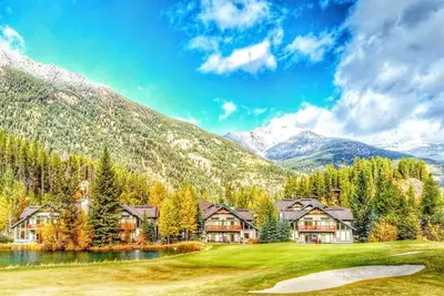 Image de Beautiful 4 bed / 4 bath Home Steps to Grey Wolf with Private Hot Tub