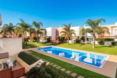 Image de Merengue Orange Apartment, Ac, Wifi, Piscine! Nouveau!