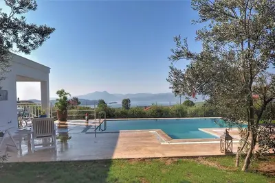 Image de Villas de luxe privées avec vue sur le lac à Koycegiz