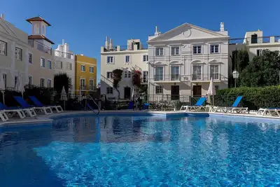 Image de Merengue Pink Apartment, Ac, Wifi, Piscine! Nouveau!