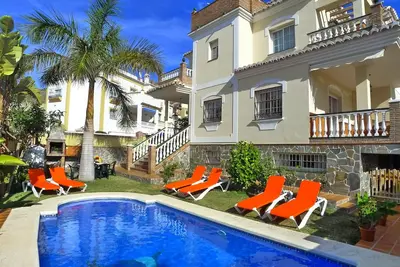 Image de 5 chambres - Villa Karina - R1044