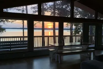 Image de Sunset Cove - Lake O' The Pines / Crystal Cove