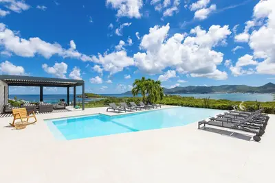 Image de Villa La Siesta - 5 Bedrooms - Stunning View - 5-minute walk to the beach