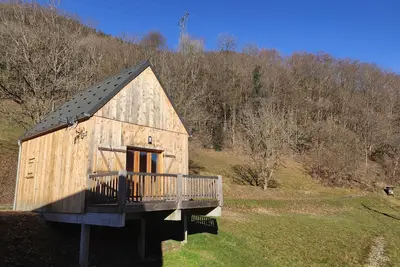 Image de Petit chalet bois tout neuf sur 2 niveaux avec terrasse