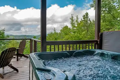 Image de Emerald View Retreat - Vues incroyables sur les montagnes fumées depuis le bain à remous et les terrasses