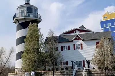 Image de Fabuleux 4bdr / 3ba avec salle de jeux! Grands équipements. Près des attractions. À partir de 299 $.