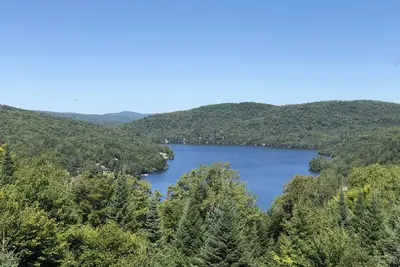 Image de Luxueux condo Lakeview Cap Tremblant confortable