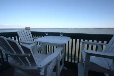 Image de Stunning Ocean Views From Your Private Balcony, 613 New Haven Court