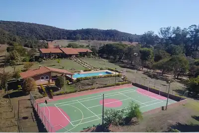 Image de Farm Progress Infinito: Maison de campagne exubérante