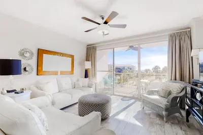 Image de Condo confortable à quelques pas du golfe - promenade rapide pour manger et faire du shopping