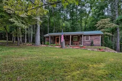 Image de Cabane isolée cachée dans les montagnes Blue Ridge dans un cadre très privé