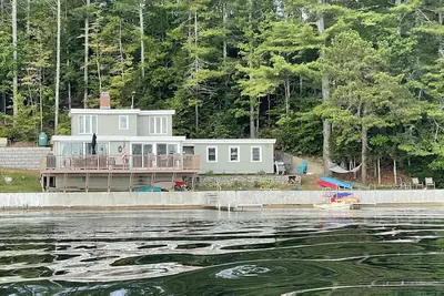 Image de Lake house w/ deck overlooking Mousam Lake