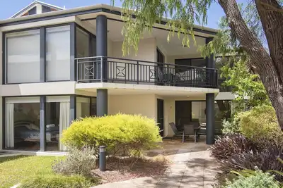 Image de «Barefoot on the Bay» - Appartement en bord de mer