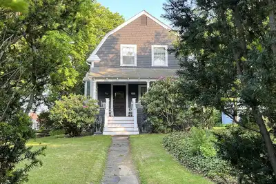 Image de Renovated 4br Island Farmhouse 5 minute walk to downtown Vineyard Haven
