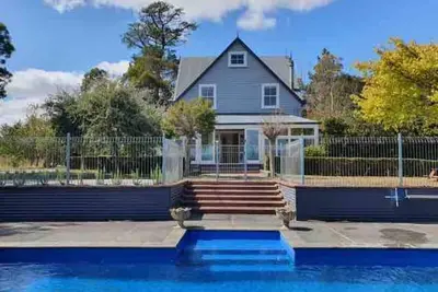 Image de Maison de campagne avec piscine