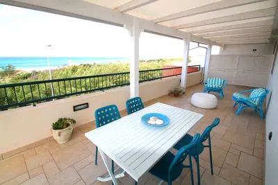 Image de Penthouse avec vue mer panoramique à 50 mètres des plages de sable