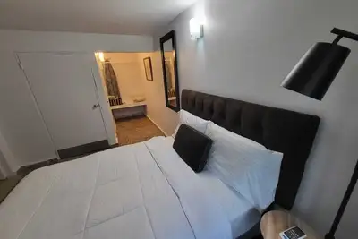 Image de Immense-emplacement-transport- plage de 8 milles, SJUairport, vie nocturne, promenade jusqu'à la boulangerie