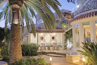 Image de Château de vacances avec vue sur l'océan et grand jardin à Tenerife. 5min à la plage