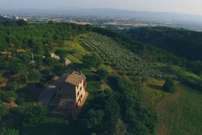 La Dimora nella natura: des vacances dans une villa avec un grand parc exclusif.