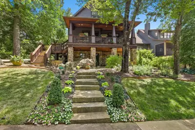 Image de ★ Sto ᑎ E PᗩᖇK COTTᗩGE | Marchez jusqu'à Ua Dickson St & Dt!