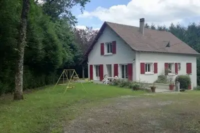 Image de maison spacieuse au calme au cœur du Périgord vert