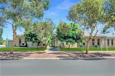 Image de Maison de cinq chambres et deux salles de bain, wifi gratuit et animaux acceptés
