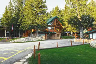 Image de Superbe Deluxe Three Bedroom Accueil Connexion avec vue sur la montagne