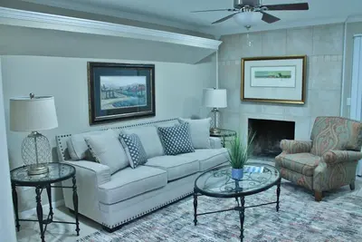 Image de Meublé tout compris 2 Br Condo Ballantyne / Pineville