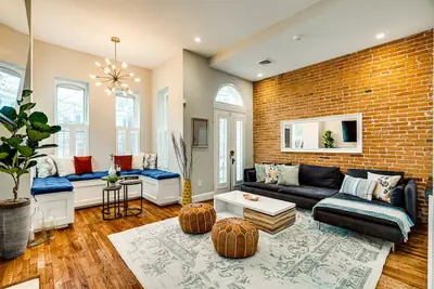 Image de Grande maison historique Capitol Hill avec un design moderne - 6 personnes