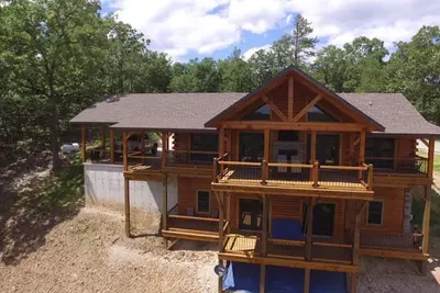 Image de Nouvelle Cabine Vue Claire à l'entrée de Big Spring Park, à 1m de la ville et du Rvr actuel!