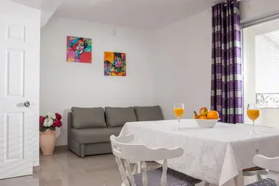 Image de Appartement de deux chambres prés de la plage Tucepi, Makarska (A-2677-d)