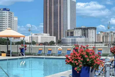 Image de Magnifiquement meublé Condo Downtown Atlanta