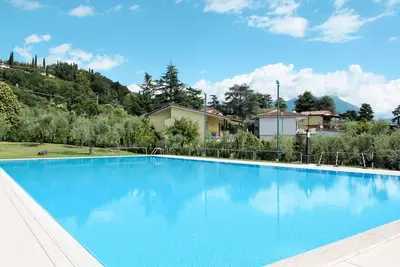 Image de Joli appartement pour 6 personnes avec Wifi, climatisation, piscine, Tv, terrasse et animaux admis
